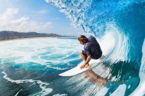 张伟丽强势晋级格斗冠军赛，张伟丽格斗比赛视频