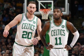 快船举行闭门战术研讨会重点分析季后赛对手，快船扳回一局